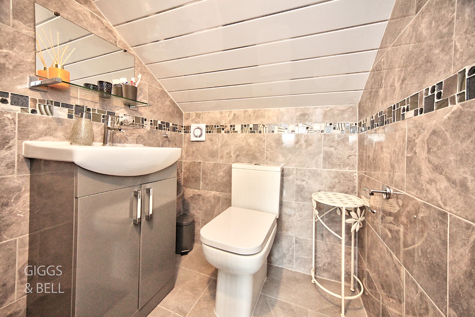 5 bed semi-detached house for sale in Nunnery Lane, Luton 21