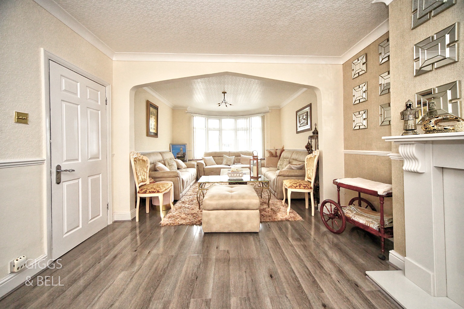 5 bed semi-detached house for sale in Nunnery Lane, Luton 4