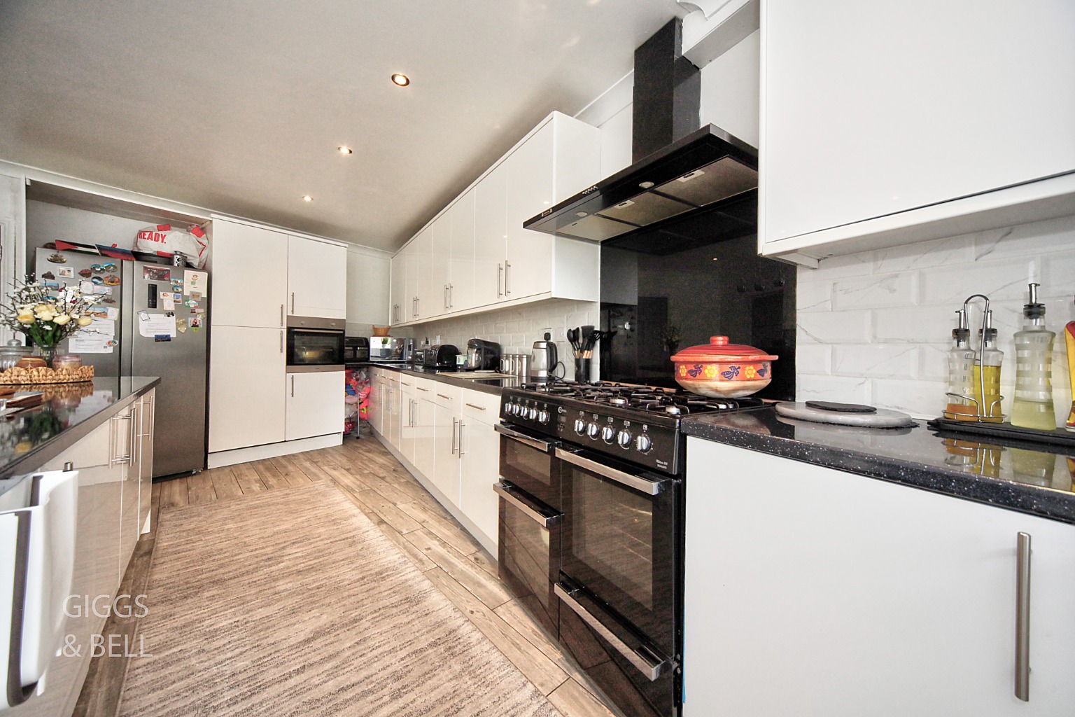 5 bed semi-detached house for sale in Nunnery Lane, Luton 8