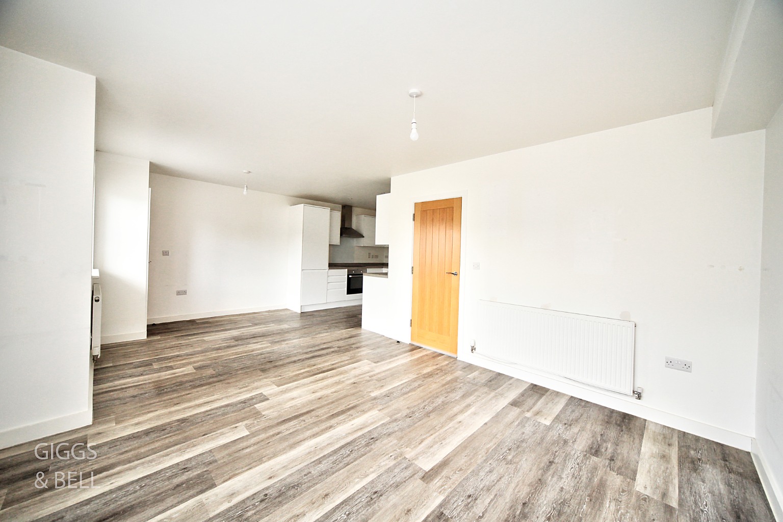 2 bed flat for sale in Ridgway Road, Luton 2