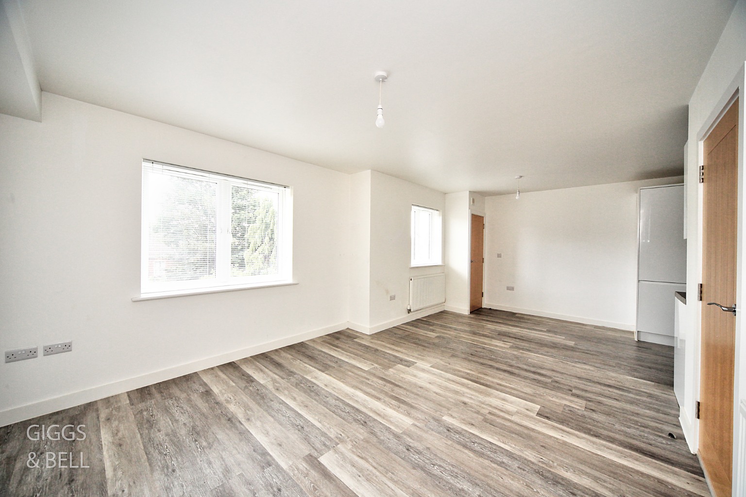 2 bed flat for sale in Ridgway Road, Luton  - Property Image 4