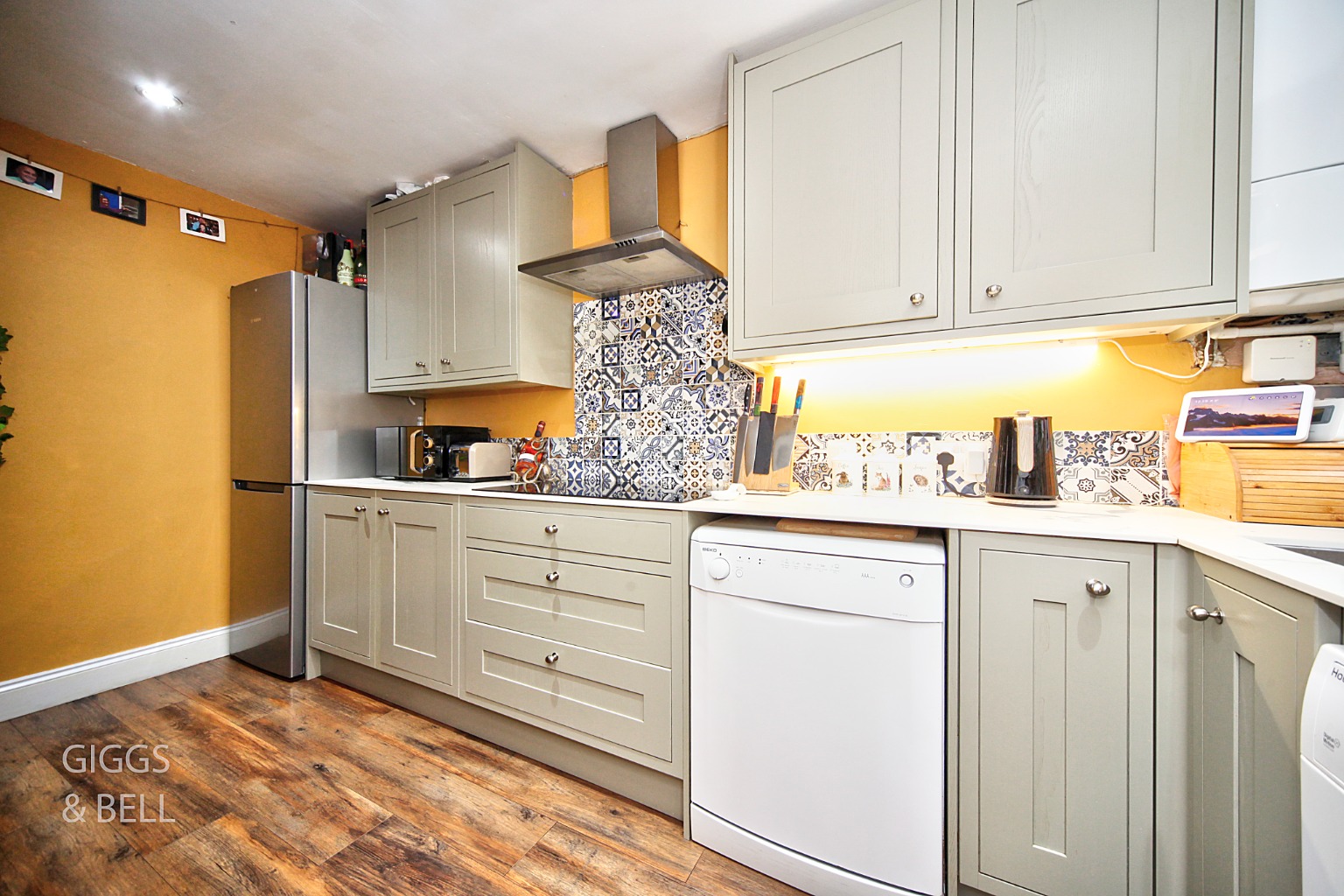 2 bed terraced house for sale in Telscombe Way, Luton 1