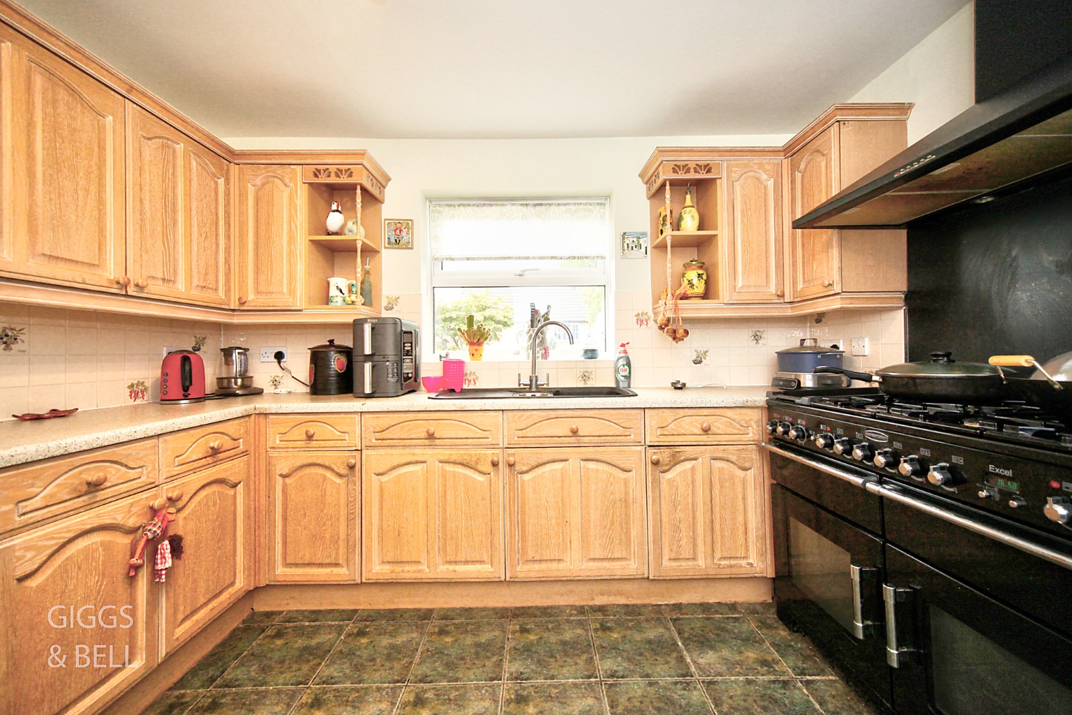 4 bed detached house for sale in Rackham Drive, Luton 7