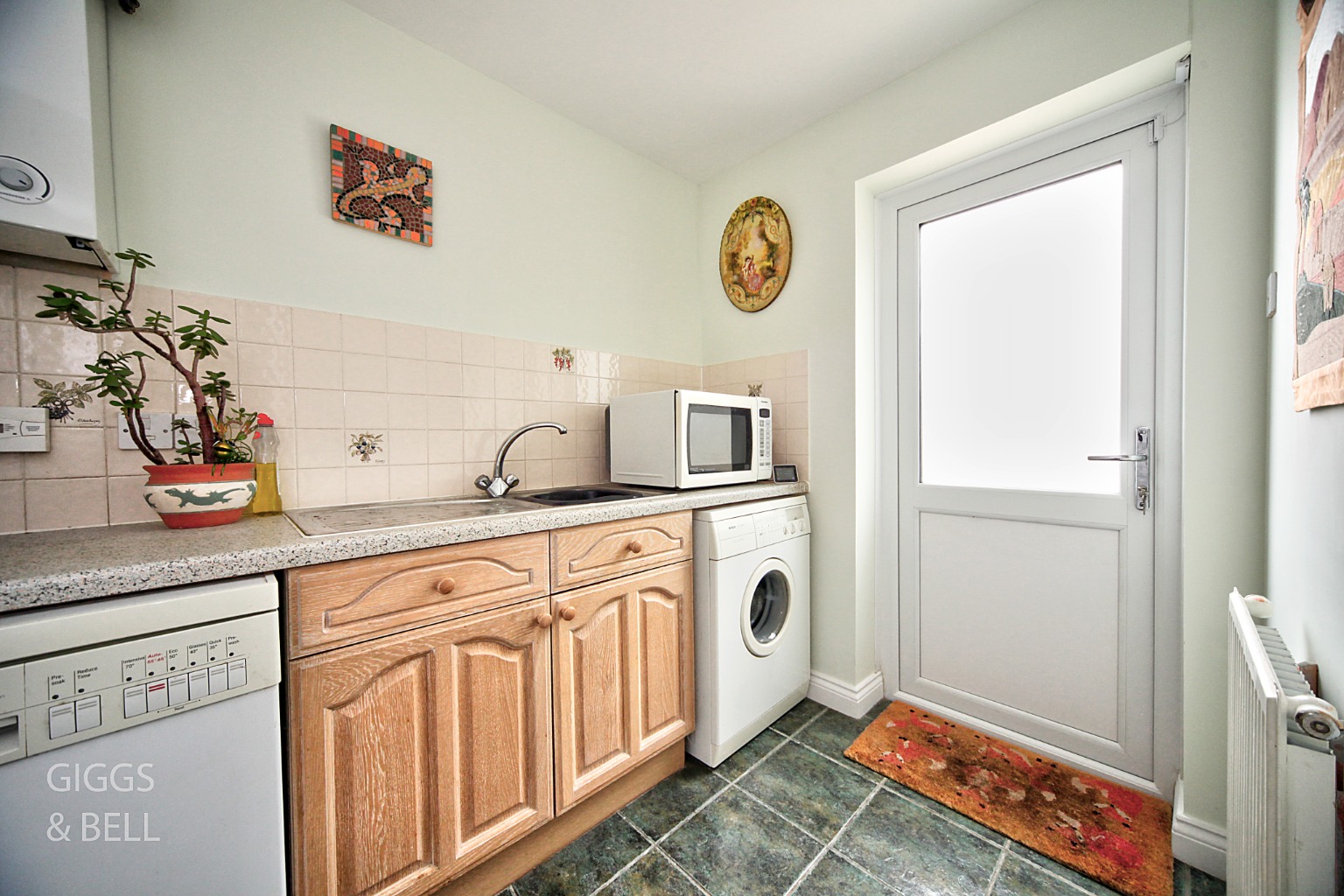 4 bed detached house for sale in Rackham Drive, Luton  - Property Image 11