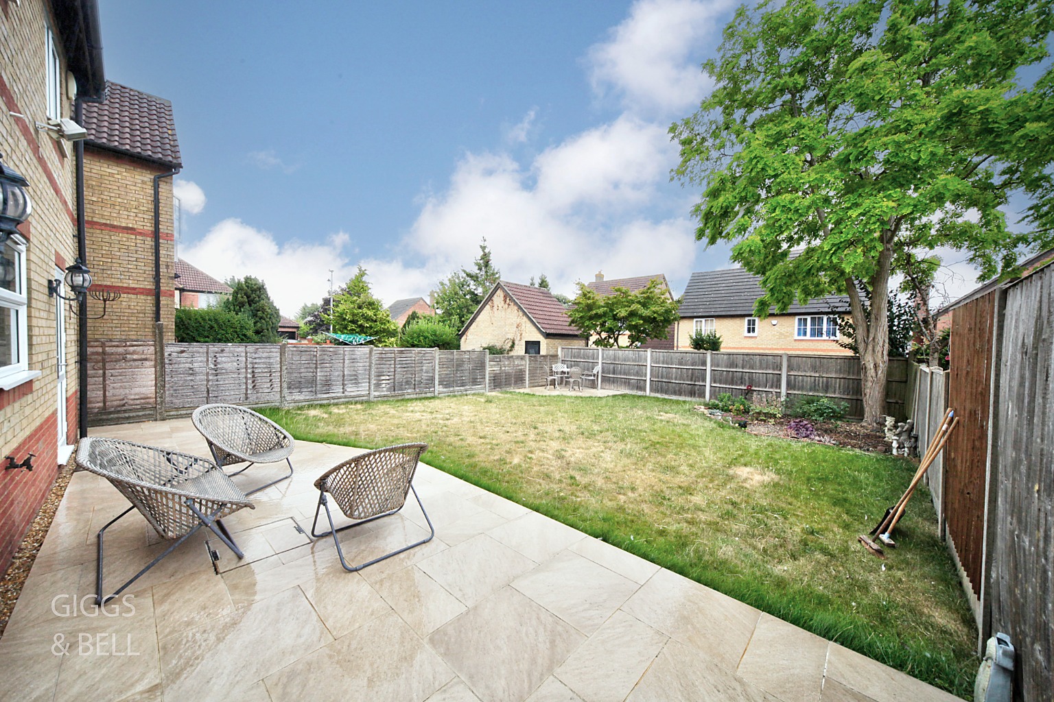 4 bed detached house for sale in Rackham Drive, Luton 22