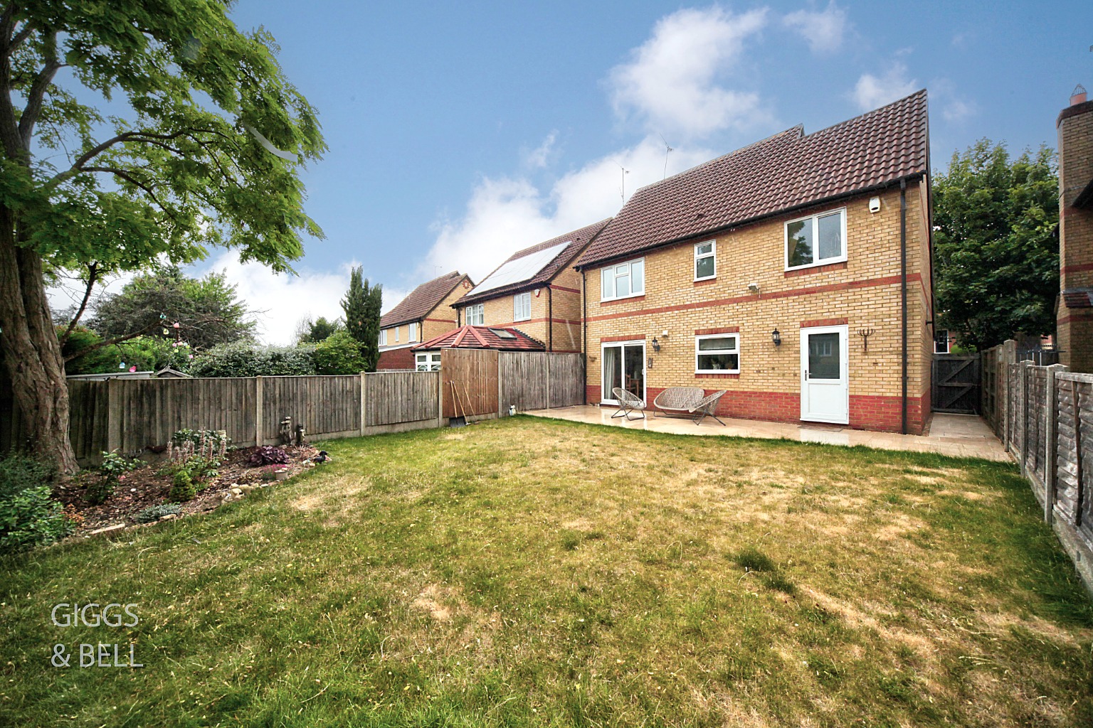 4 bed detached house for sale in Rackham Drive, Luton 24