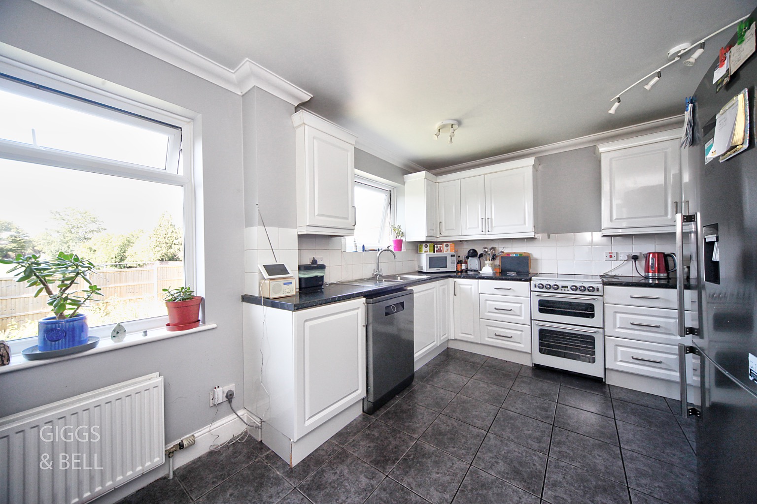 4 bed detached house for sale in Farley Hill, Luton 5