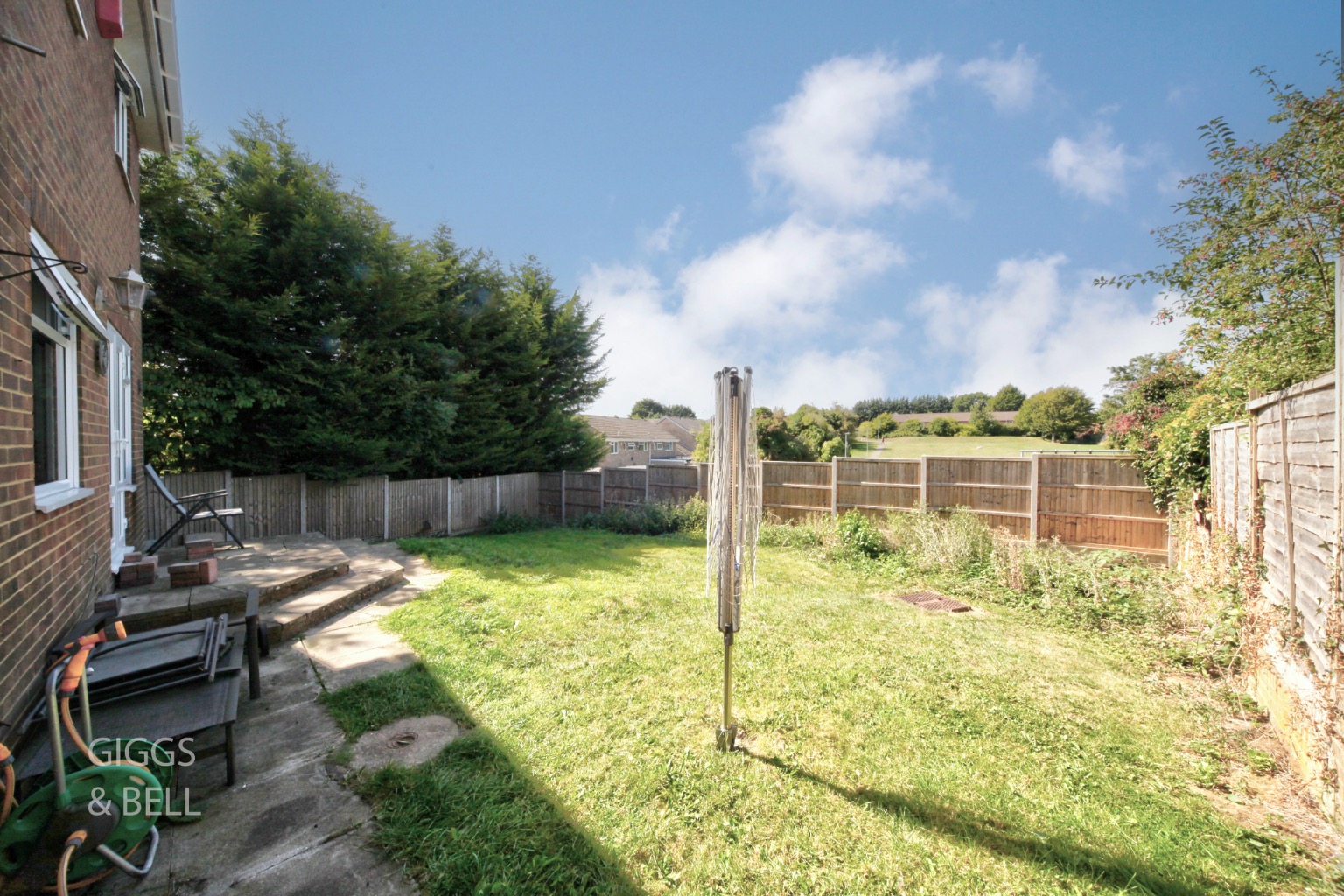 4 bed detached house for sale in Farley Hill, Luton 18