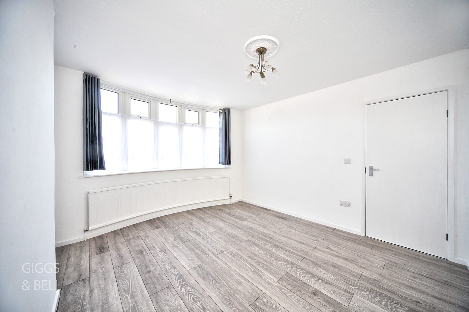 3 bed semi-detached house for sale in Hillary Crescent, Luton 3