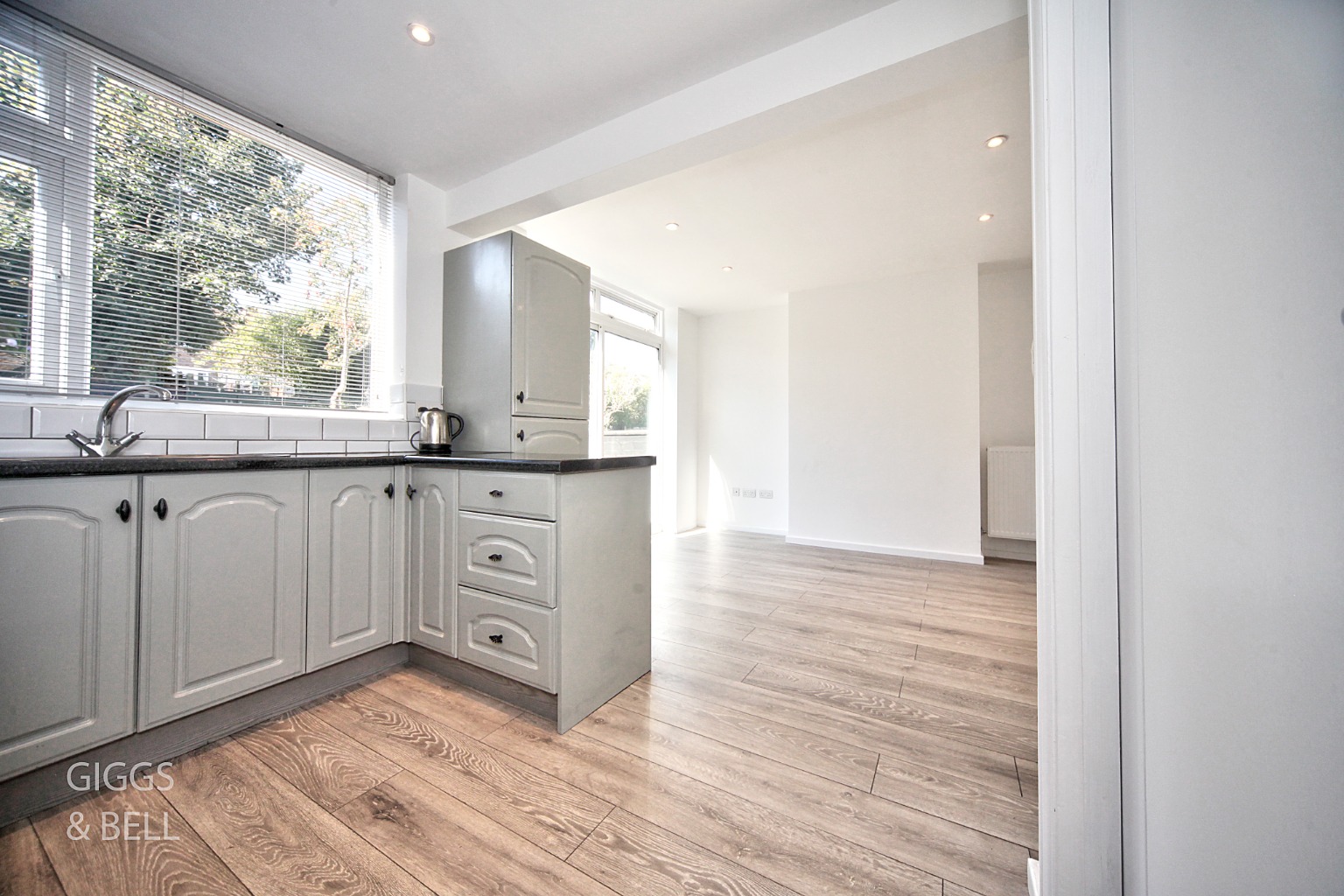 3 bed semi-detached house for sale in Hillary Crescent, Luton 8