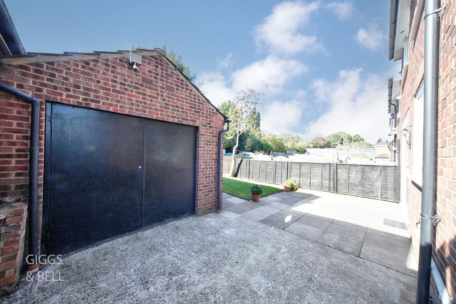 3 bed semi-detached house for sale in Hillary Crescent, Luton  - Property Image 18