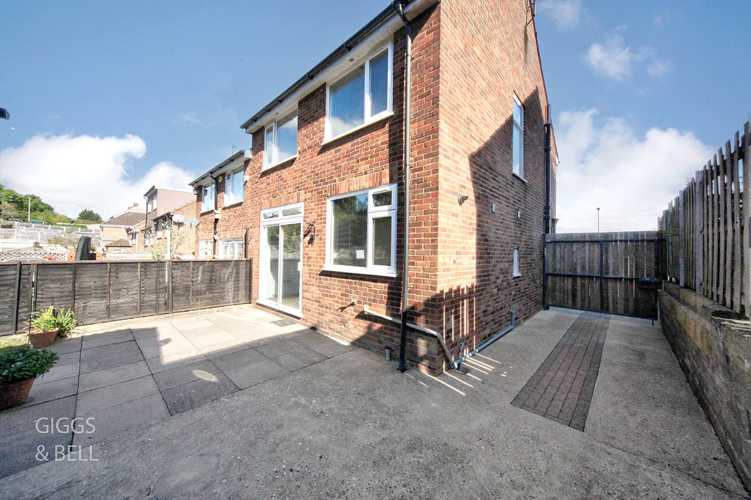 3 bed semi-detached house for sale in Hillary Crescent, Luton  - Property Image 17