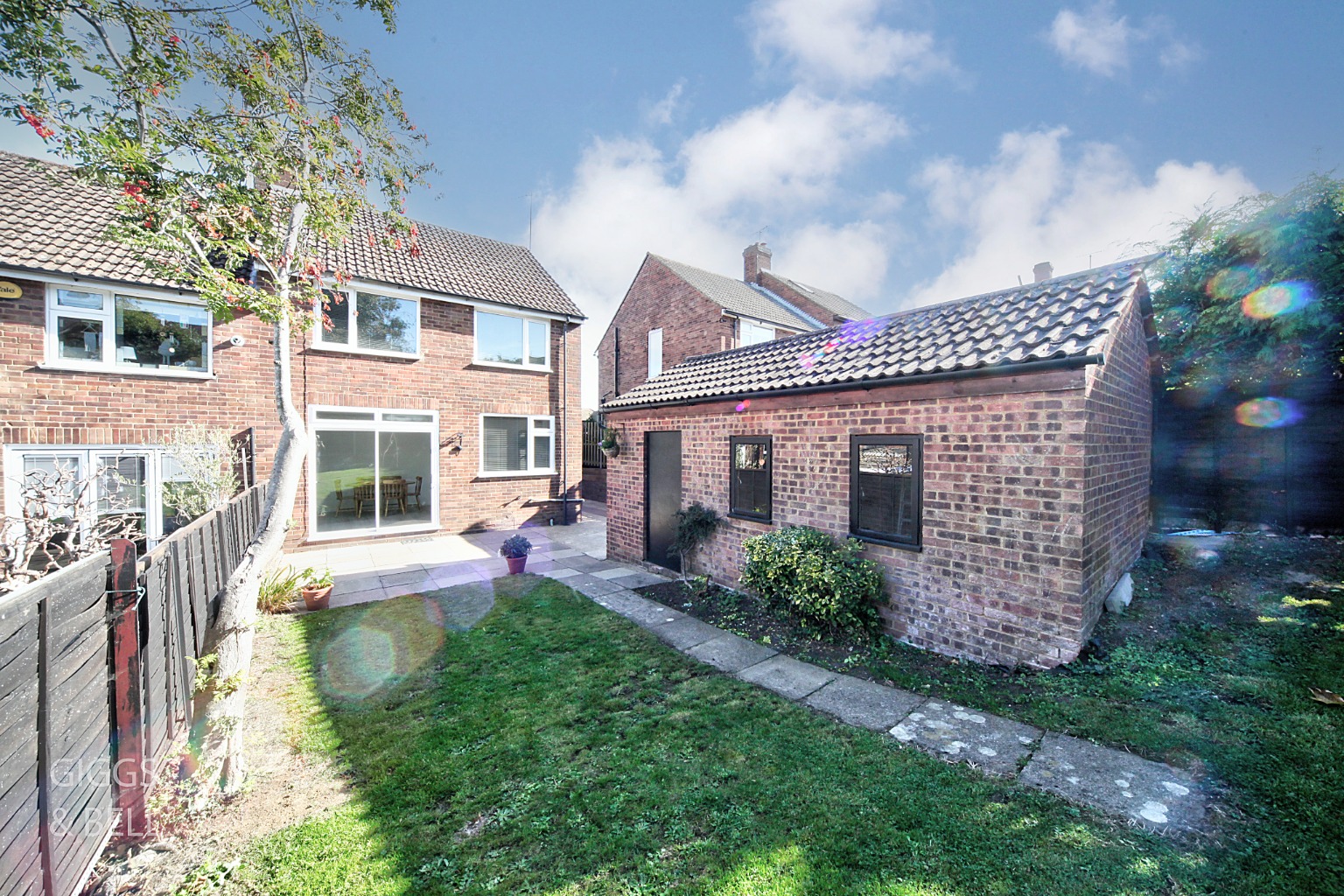 3 bed semi-detached house for sale in Hillary Crescent, Luton 19