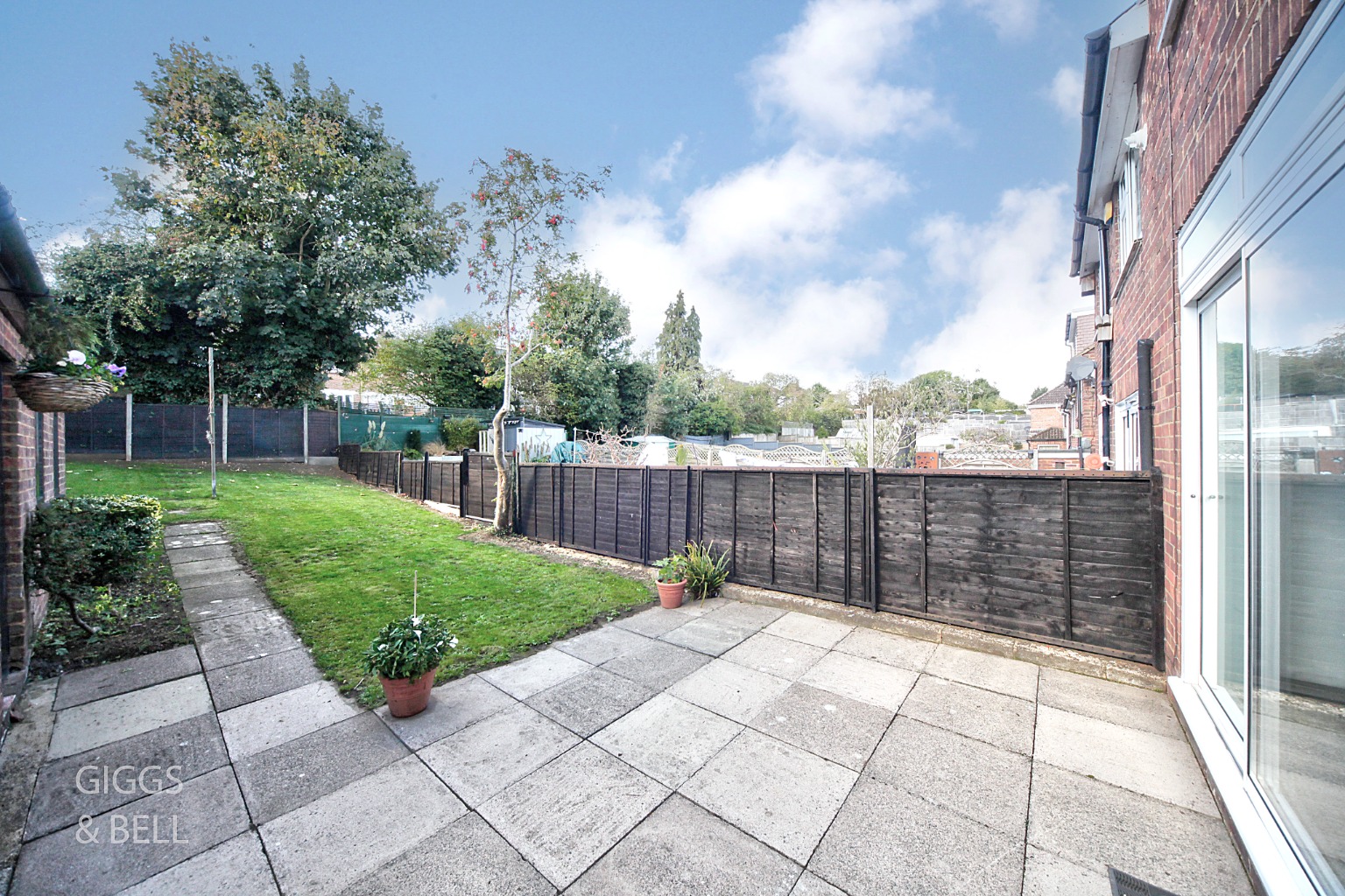 3 bed semi-detached house for sale in Hillary Crescent, Luton 23