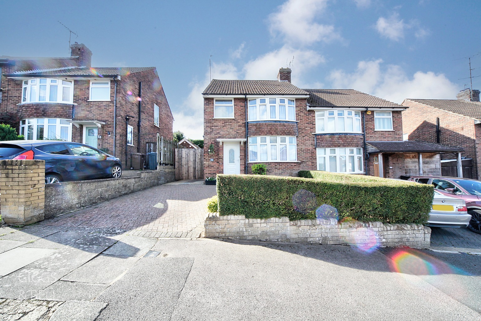 3 bed semi-detached house for sale in Hillary Crescent, Luton, LU1 