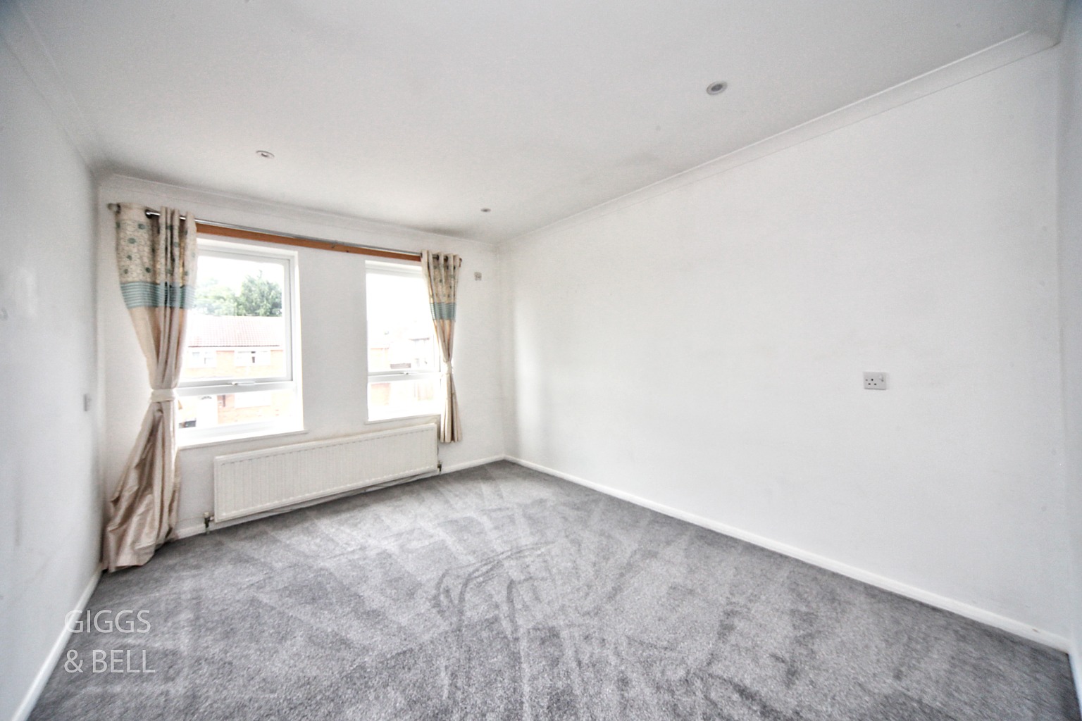 1 bed flat for sale in St Marks Close, Bedford 7