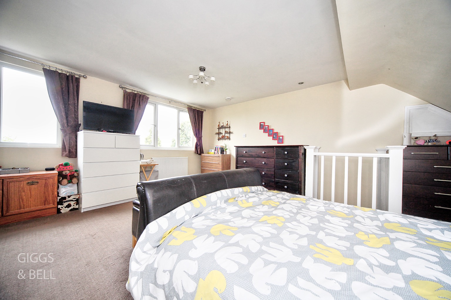 5 bed semi-detached house for sale in Wychwood Avenue, Luton  - Property Image 13