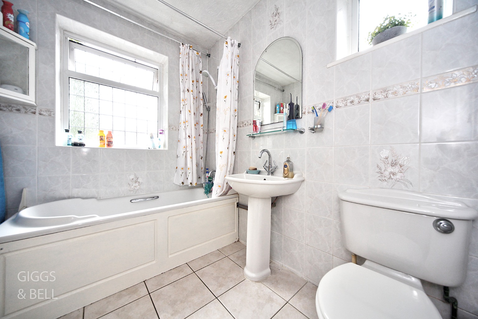 5 bed semi-detached house for sale in Wychwood Avenue, Luton  - Property Image 19