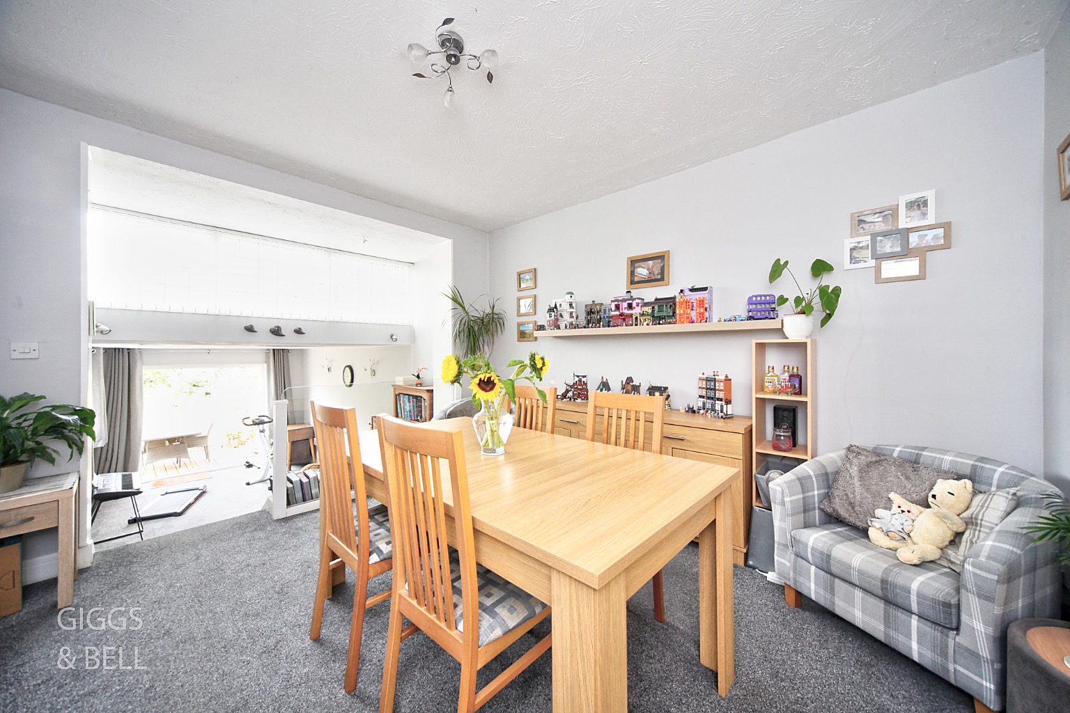 5 bed semi-detached house for sale in Wychwood Avenue, Luton  - Property Image 8