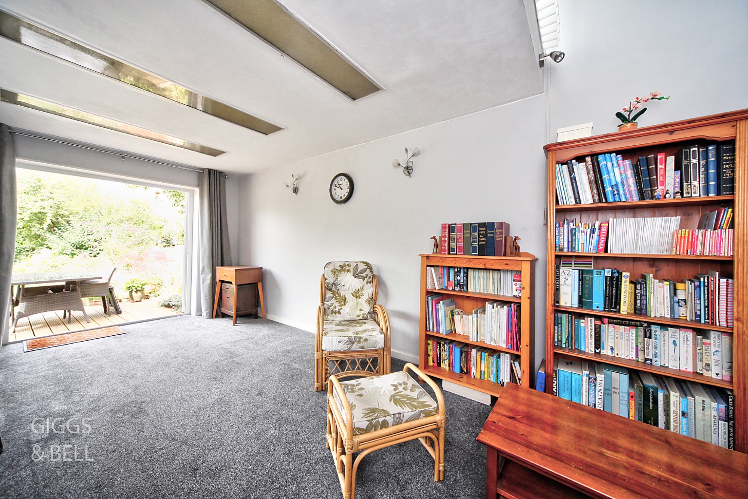 5 bed semi-detached house for sale in Wychwood Avenue, Luton  - Property Image 11