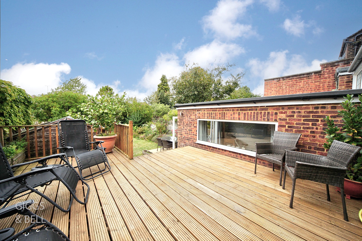 5 bed semi-detached house for sale in Wychwood Avenue, Luton  - Property Image 25