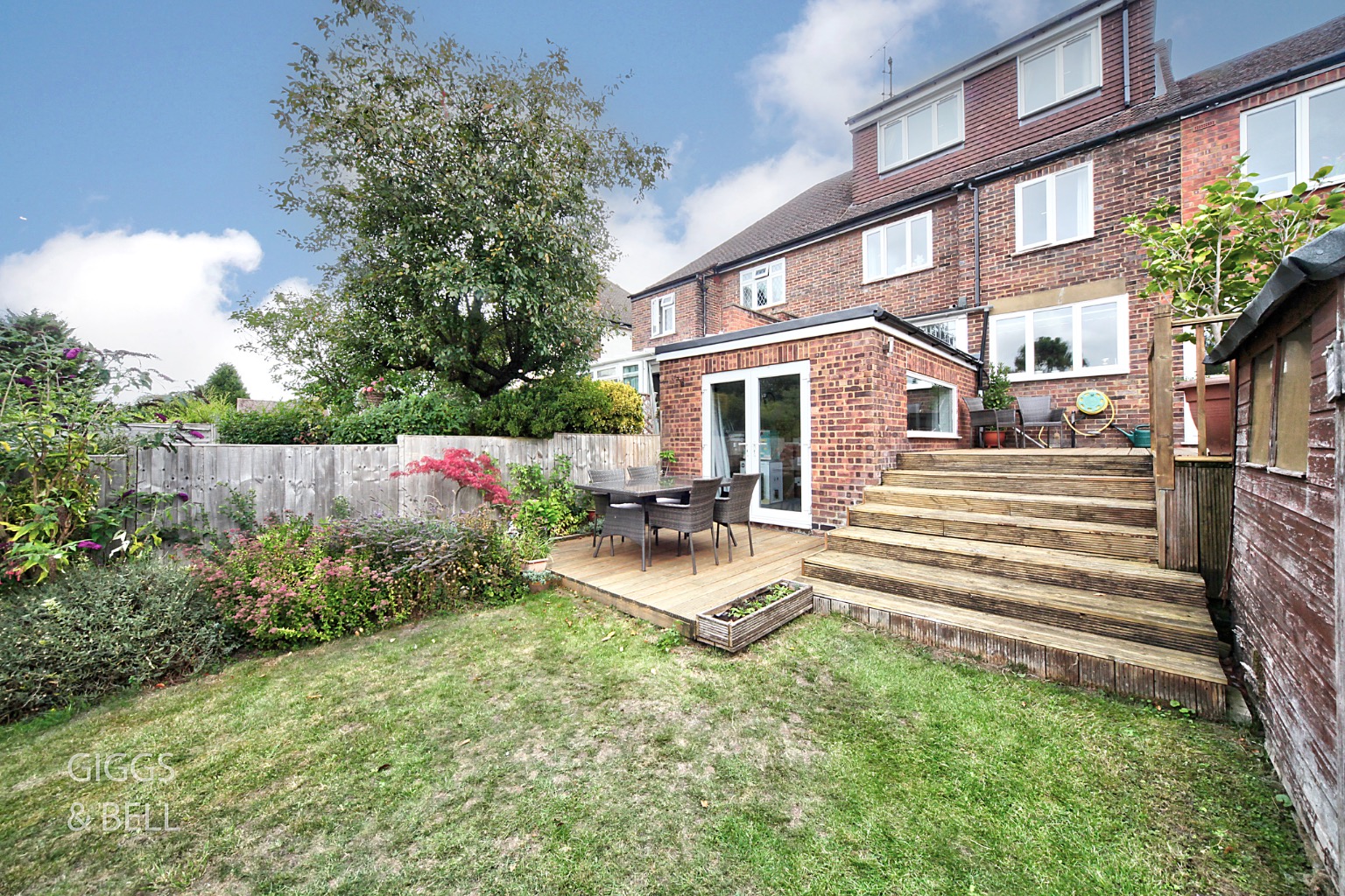 5 bed semi-detached house for sale in Wychwood Avenue, Luton 26