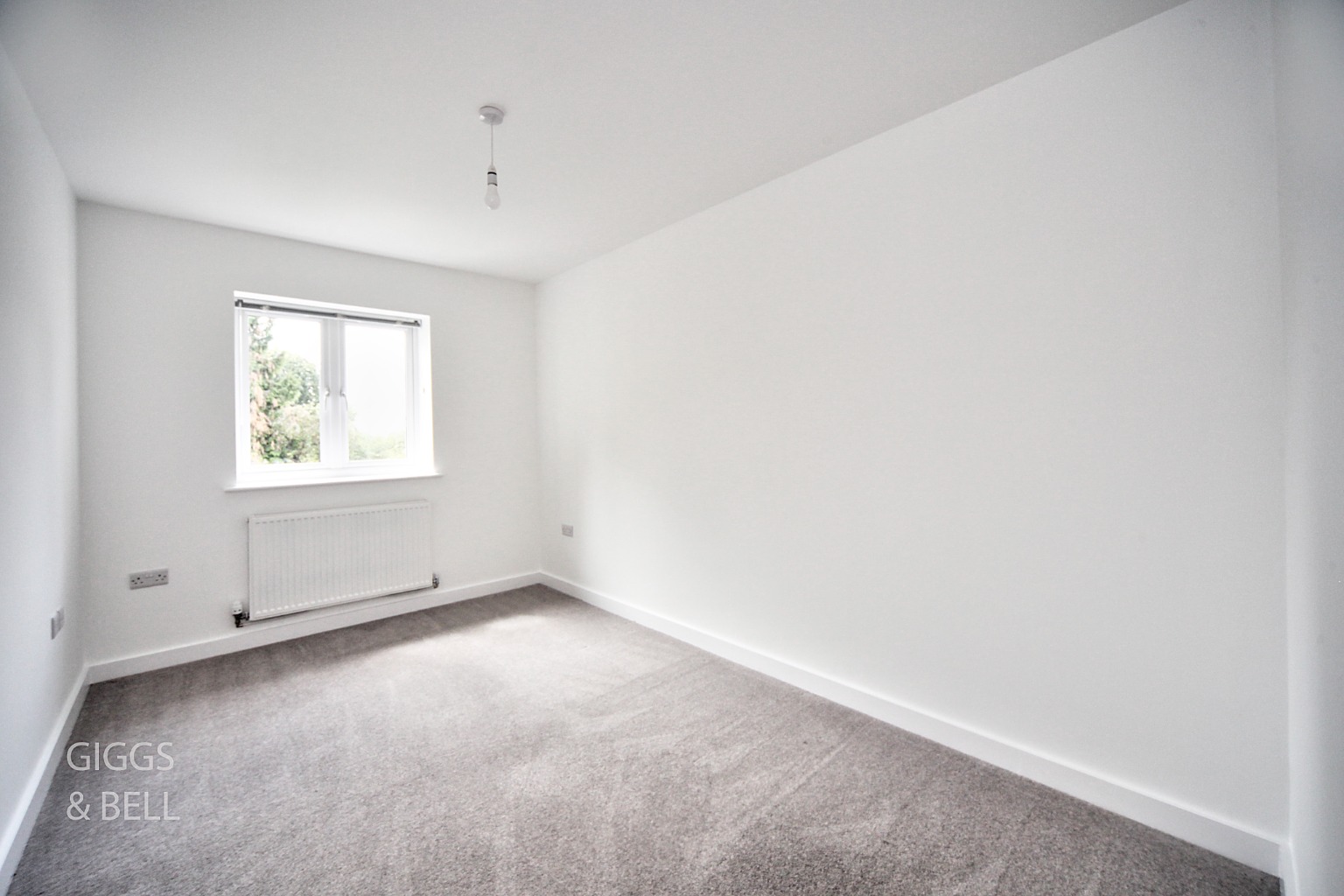 2 bed flat for sale in Ridgway Road, Luton 4