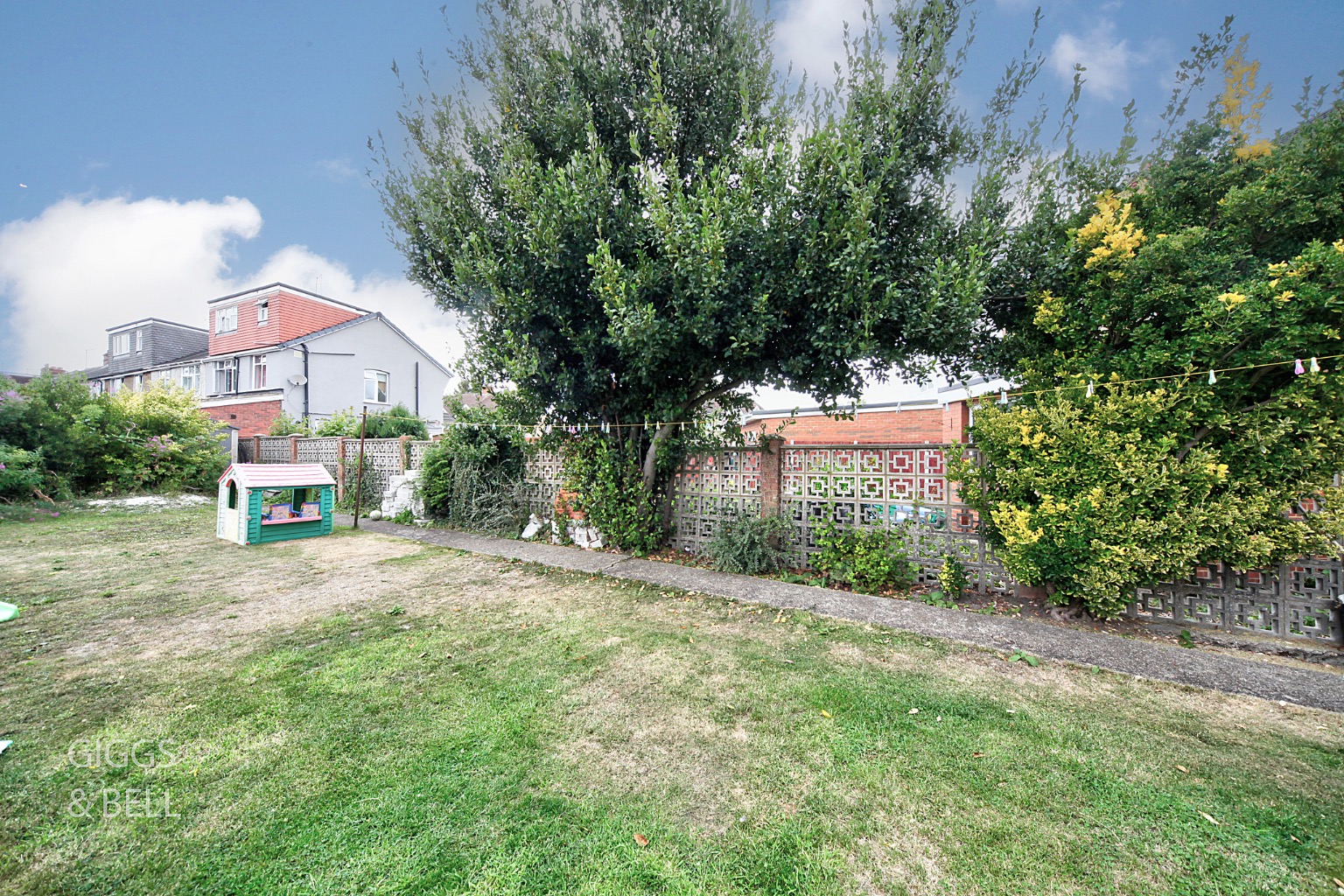 3 bed end of terrace house for sale in Nunnery Lane, Luton 16