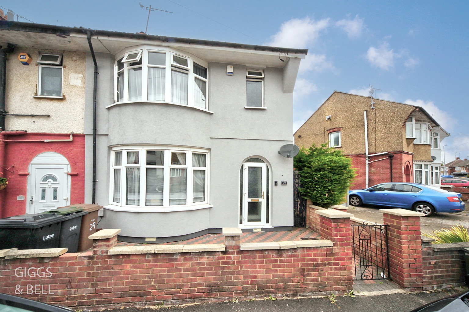 3 bed end of terrace house for sale in Nunnery Lane, Luton  - Property Image 1