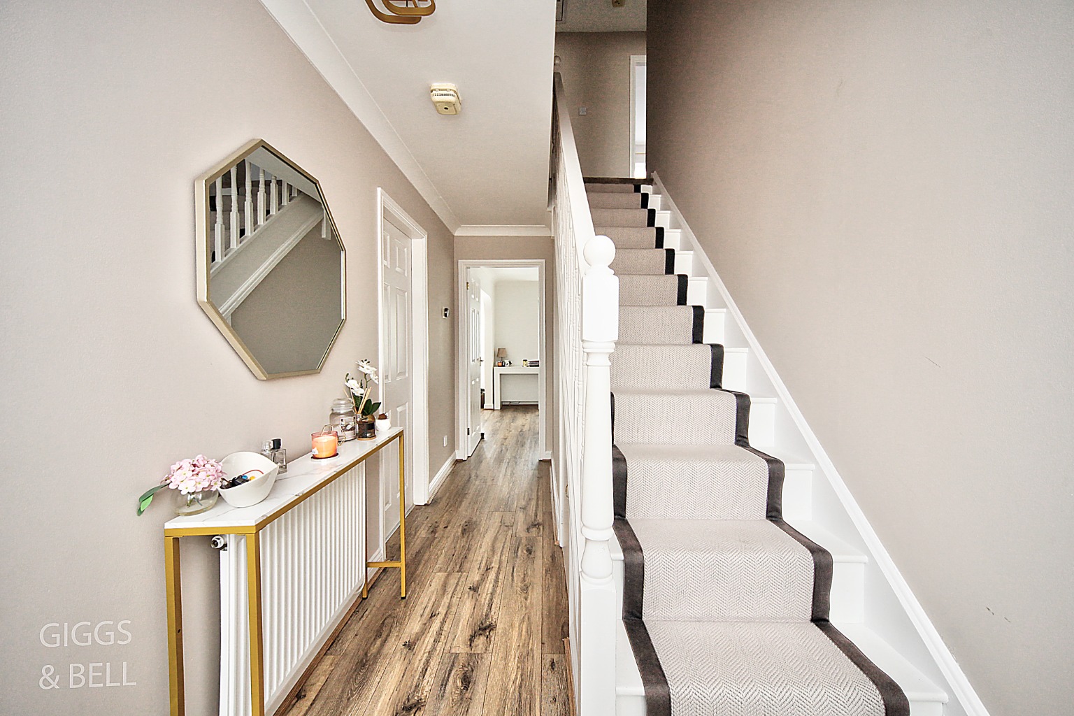 5 bed detached house for sale in Villiers Close, Luton  - Property Image 13