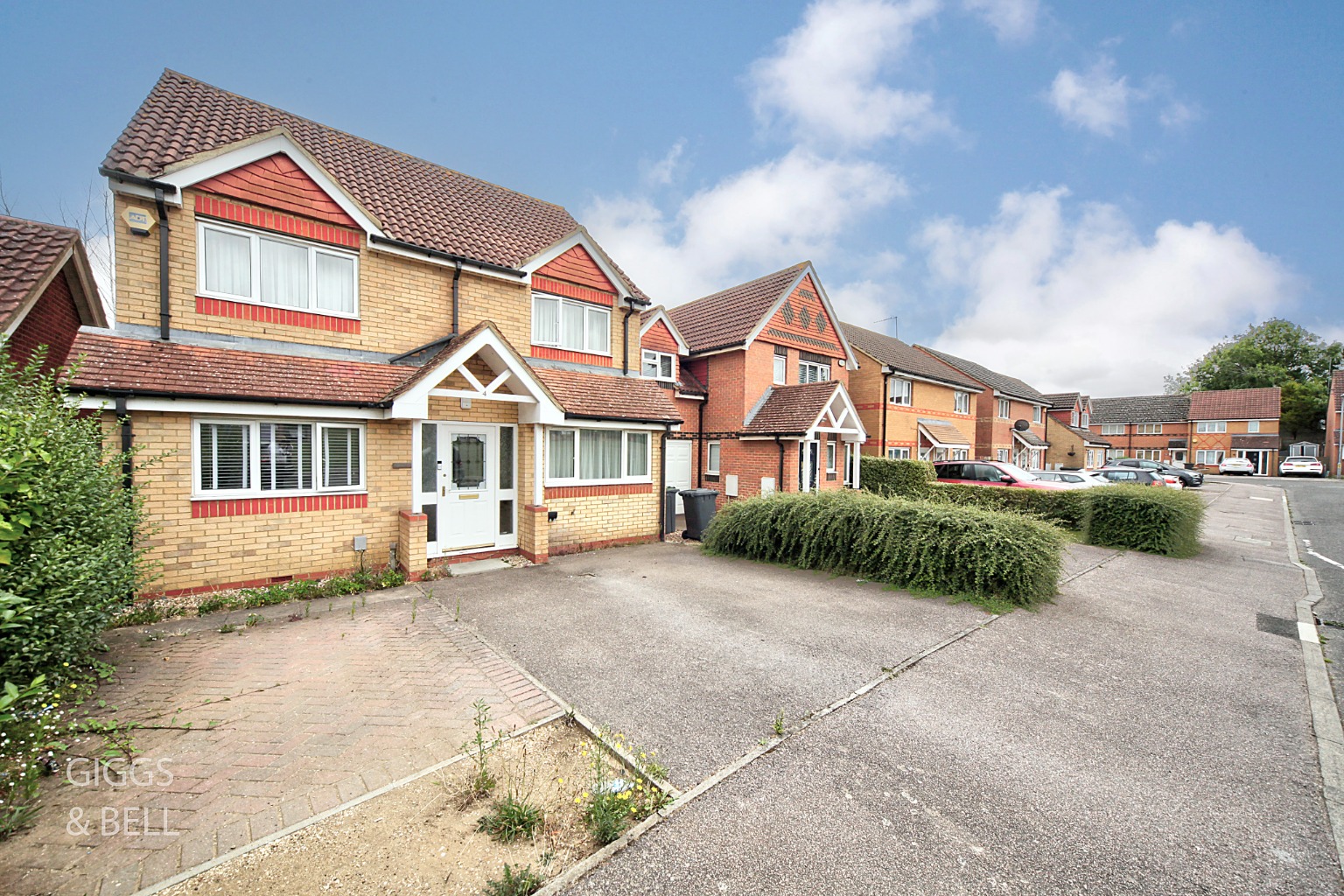 5 bed detached house for sale in Villiers Close, Luton 24