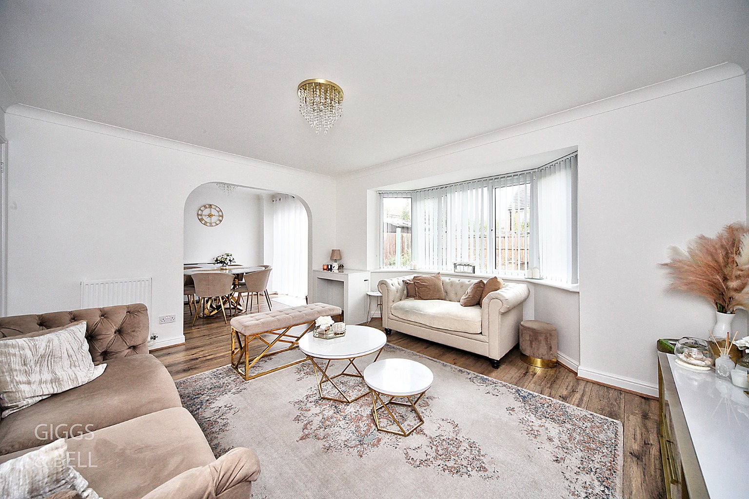 5 bed detached house for sale in Villiers Close, Luton  - Property Image 3