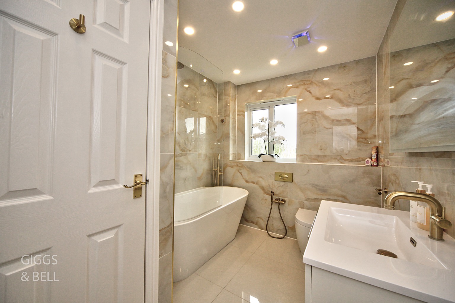 5 bed detached house for sale in Villiers Close, Luton  - Property Image 22