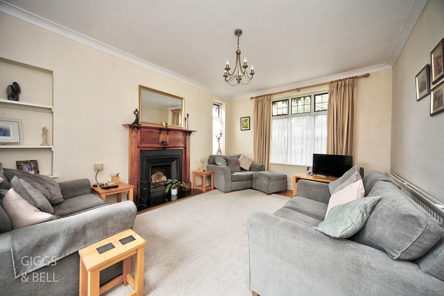 3 bed detached house for sale in Whitehill Avenue, Luton 4