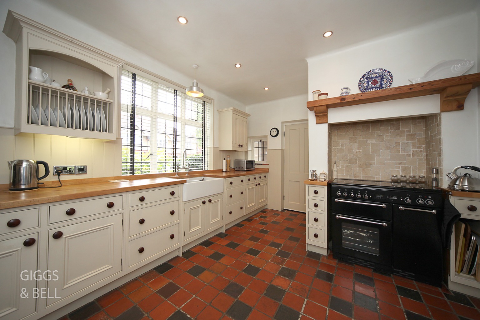 3 bed detached house for sale in Whitehill Avenue, Luton 10