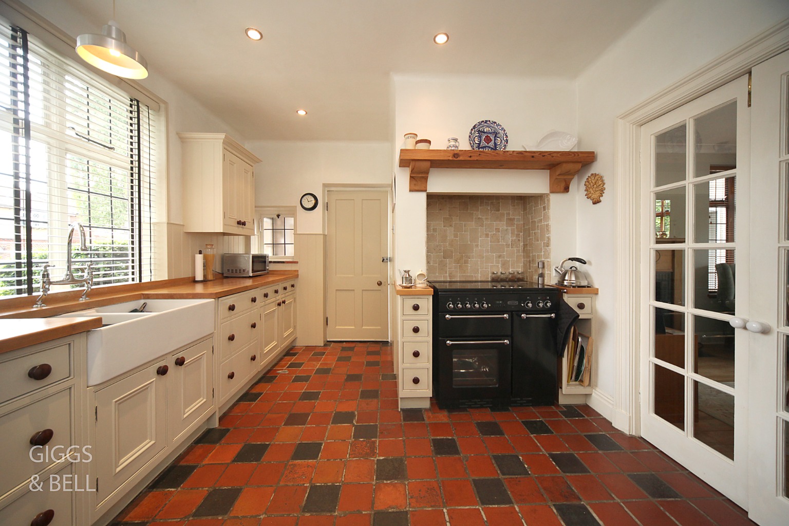 3 bed detached house for sale in Whitehill Avenue, Luton  - Property Image 9