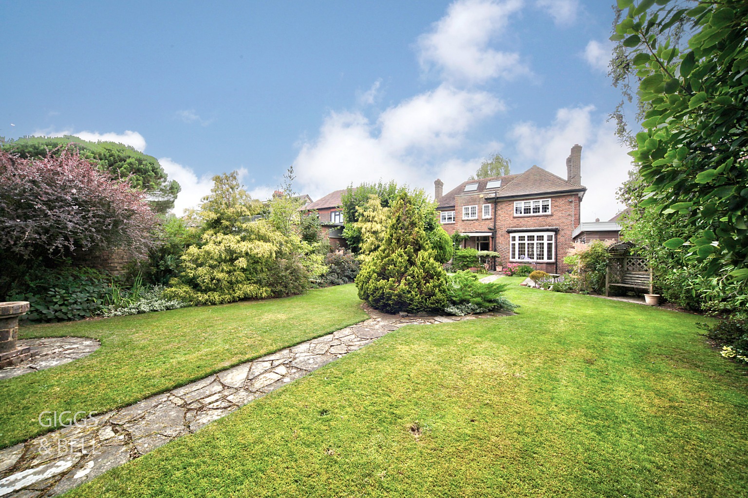 3 bed detached house for sale in Whitehill Avenue, Luton, LU1 