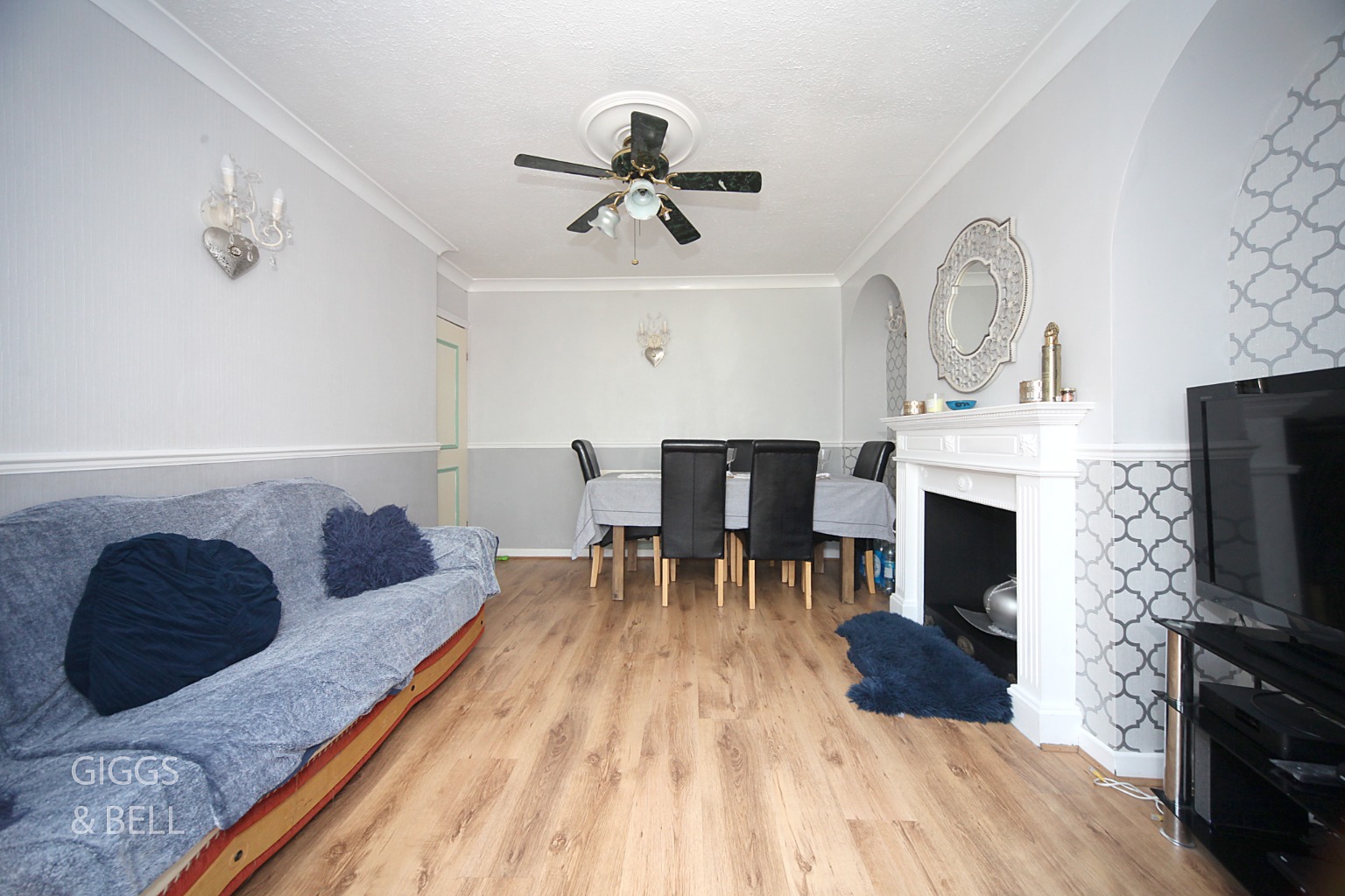 3 bed semi-detached house for sale in Park Street, Luton  - Property Image 2