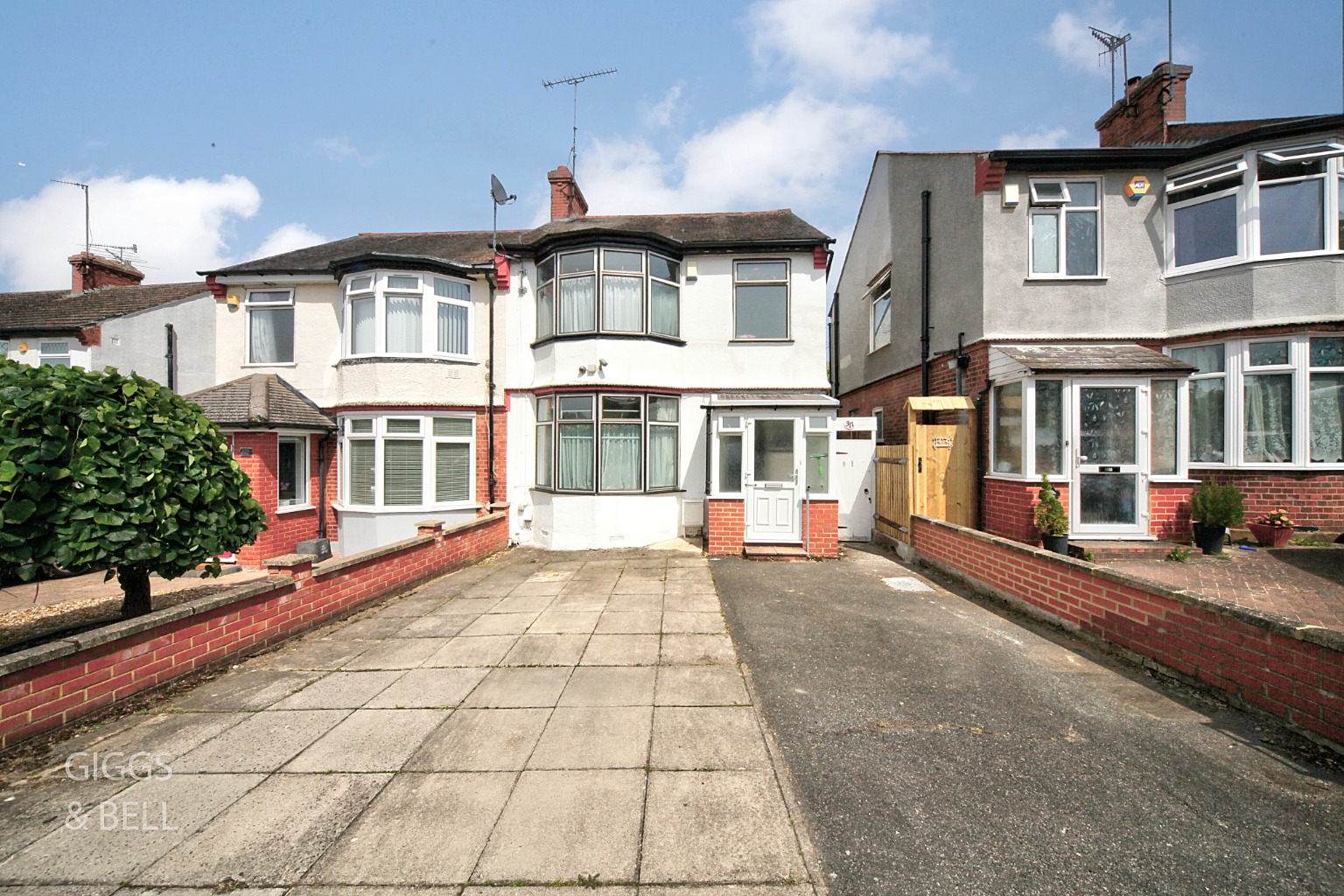3 bed semi-detached house for sale in Park Street, Luton  - Property Image 1