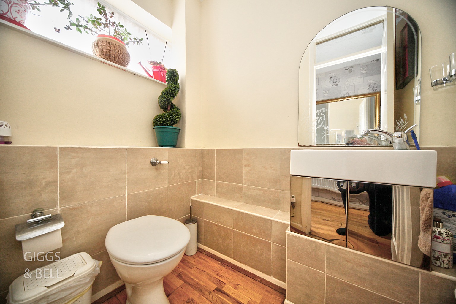 3 bed town house for sale in St Michaels Avenue, Dunstable  - Property Image 2