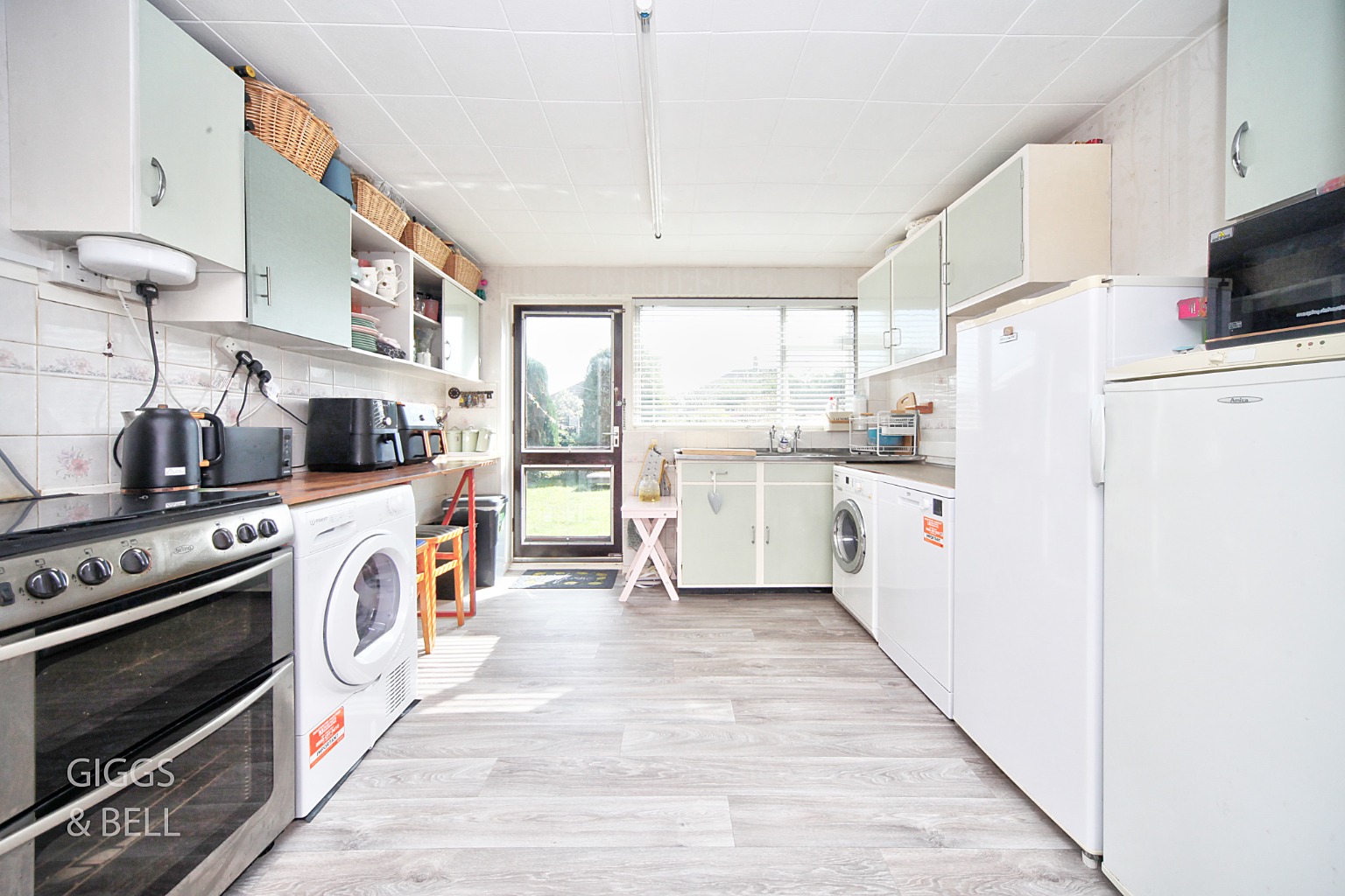 4 bed semi-detached house for sale in Galston Road, Luton 6