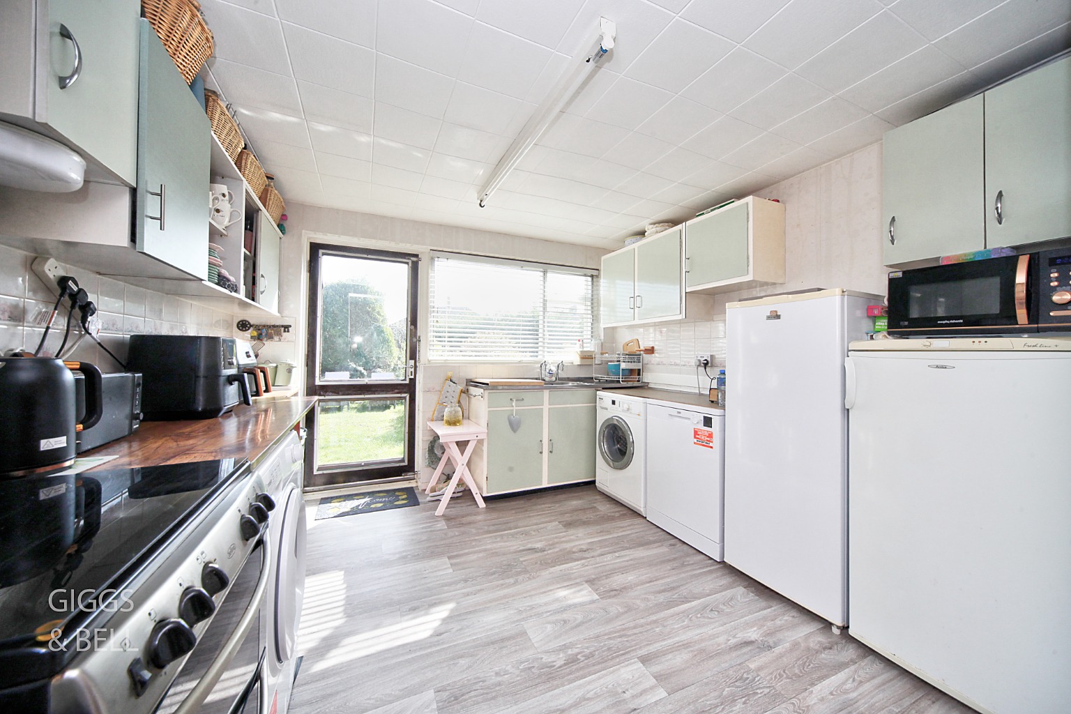 4 bed semi-detached house for sale in Galston Road, Luton 8