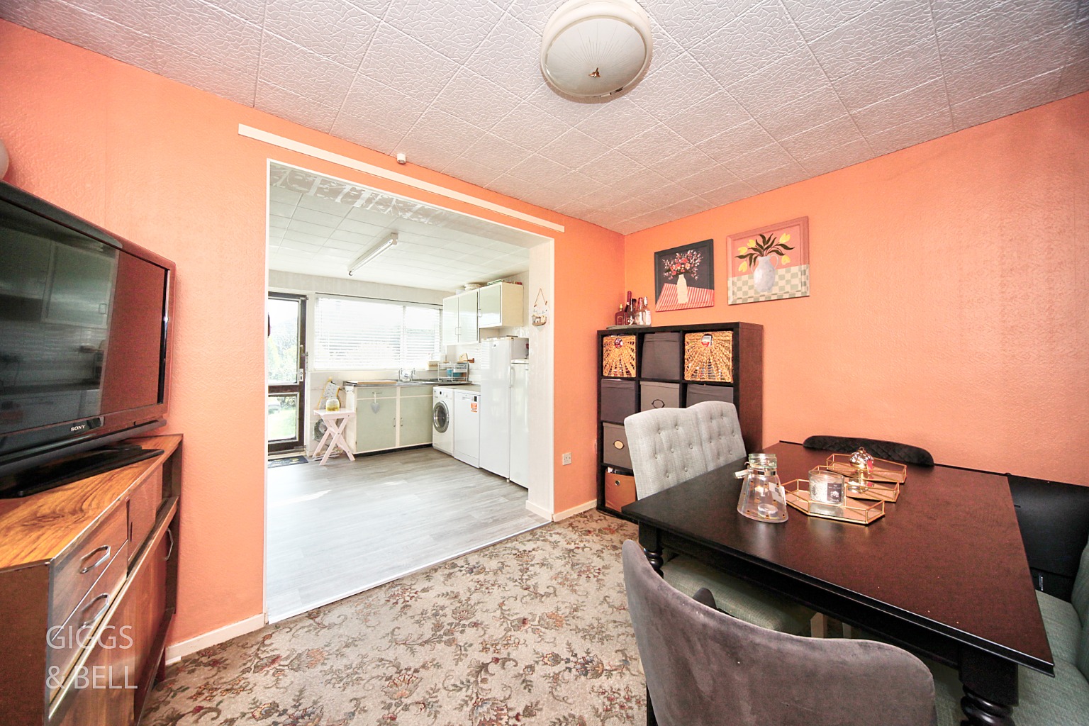 4 bed semi-detached house for sale in Galston Road, Luton  - Property Image 5