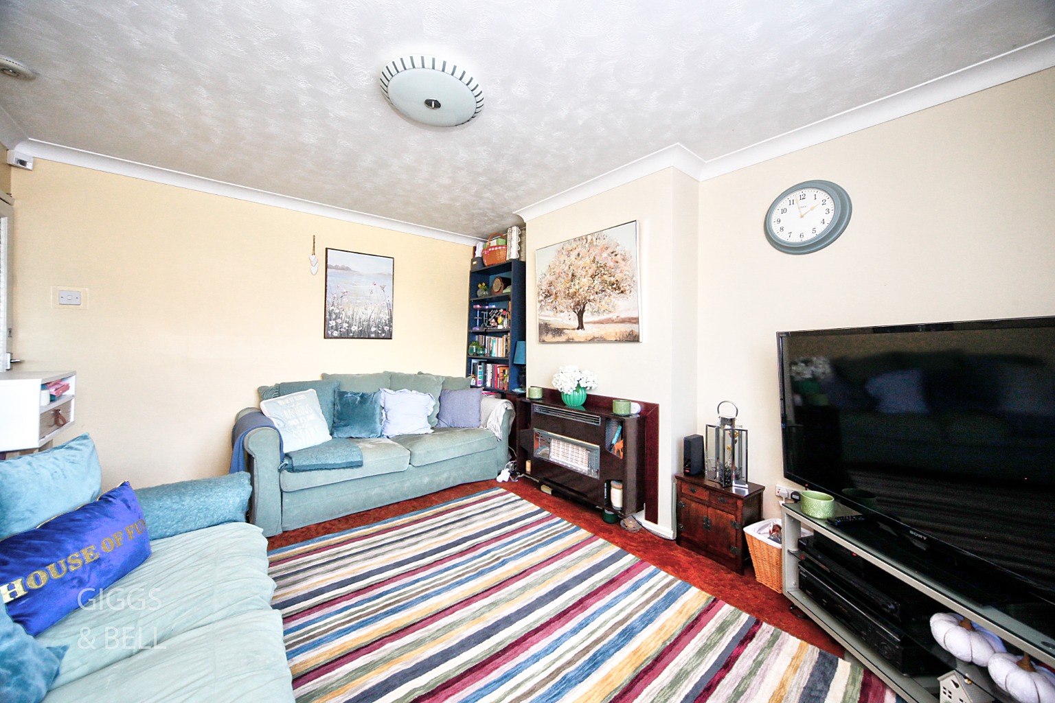 4 bed semi-detached house for sale in Galston Road, Luton 1