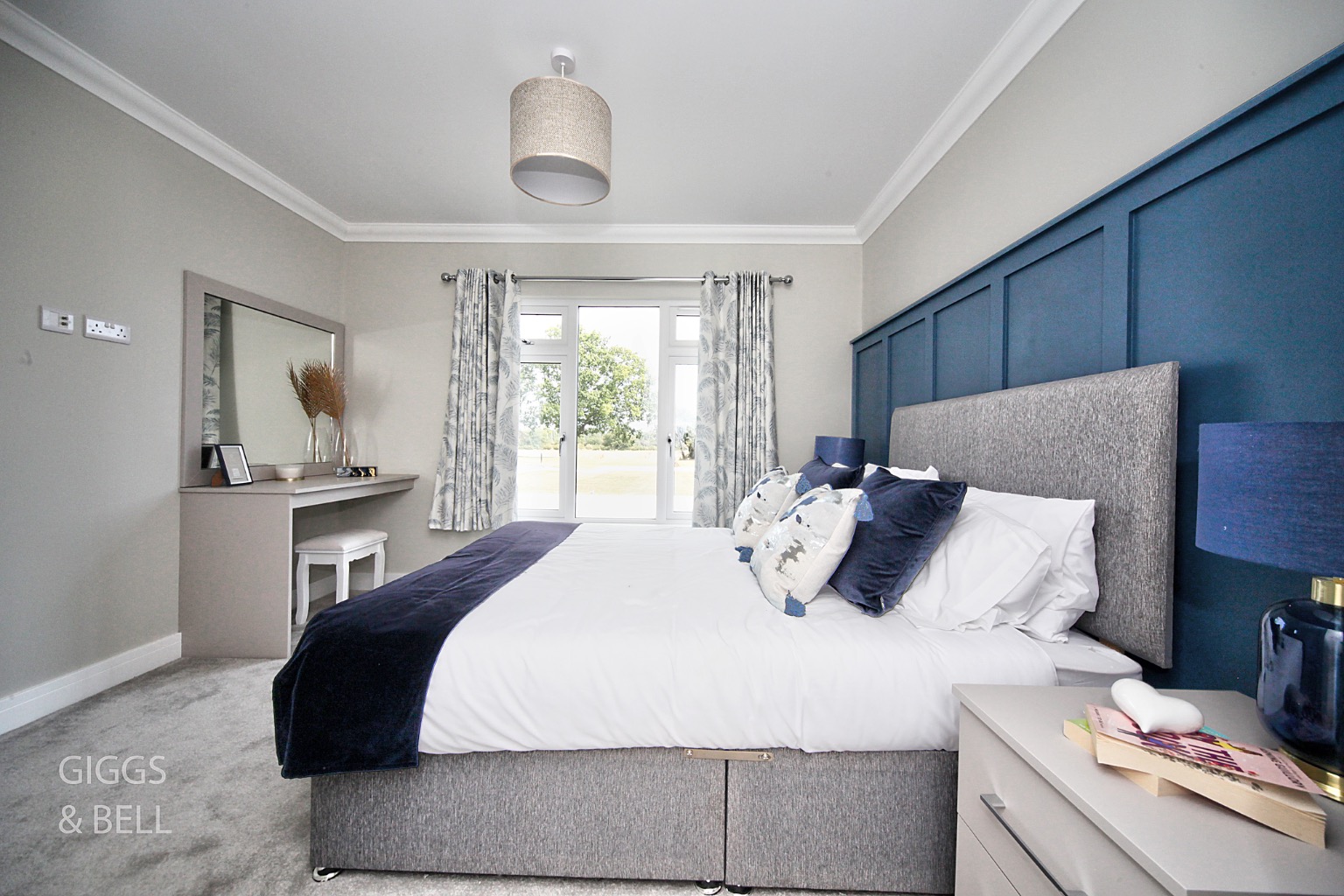 2 bed park home for sale in Little Meadow, Luton  - Property Image 13