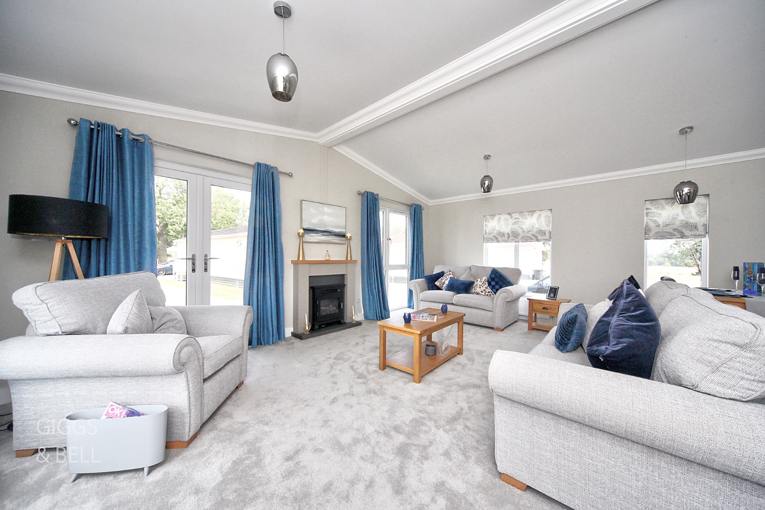 2 bed park home for sale in Little Meadow, Luton  - Property Image 11