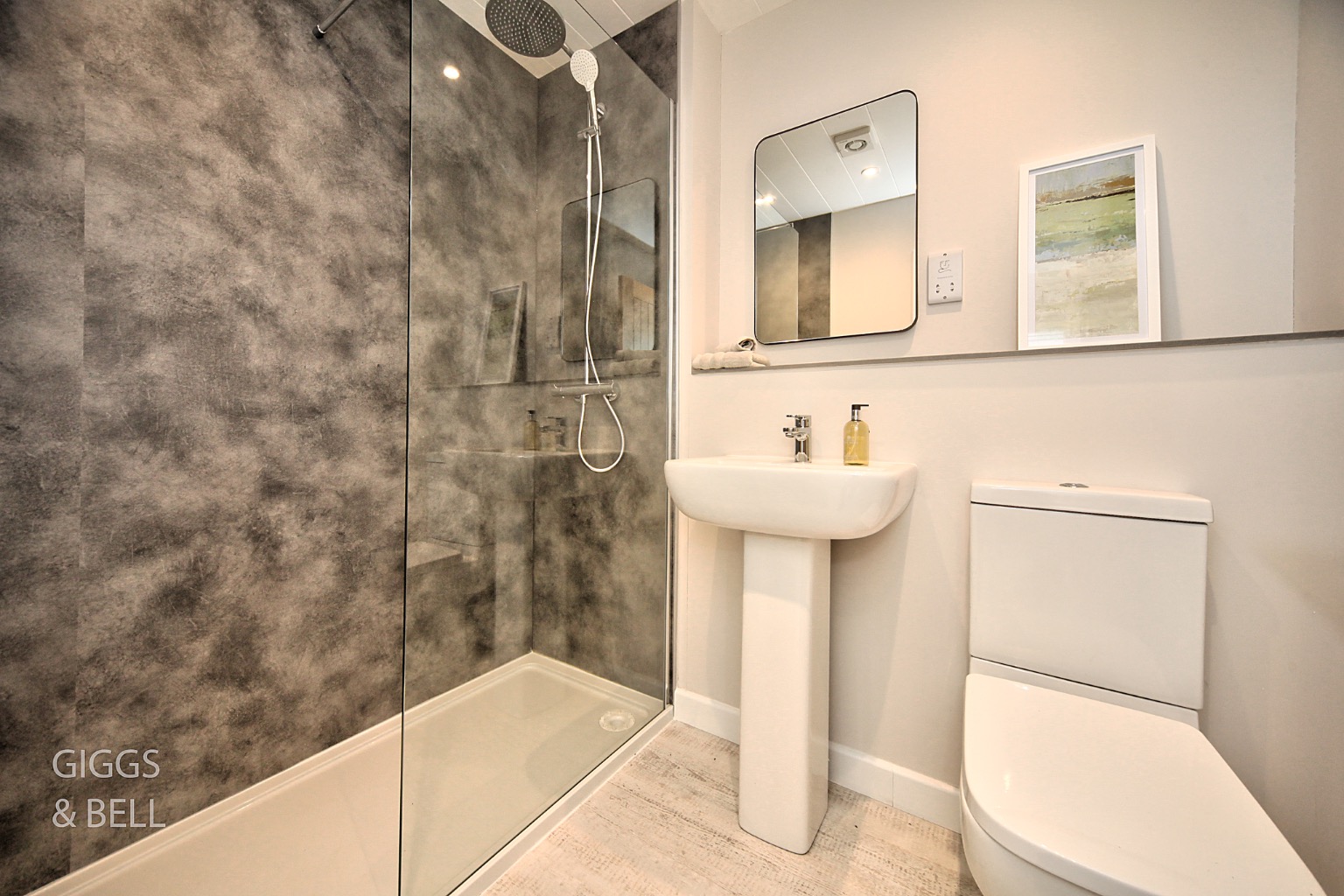 2 bed park home for sale in Little Meadow, Luton  - Property Image 15