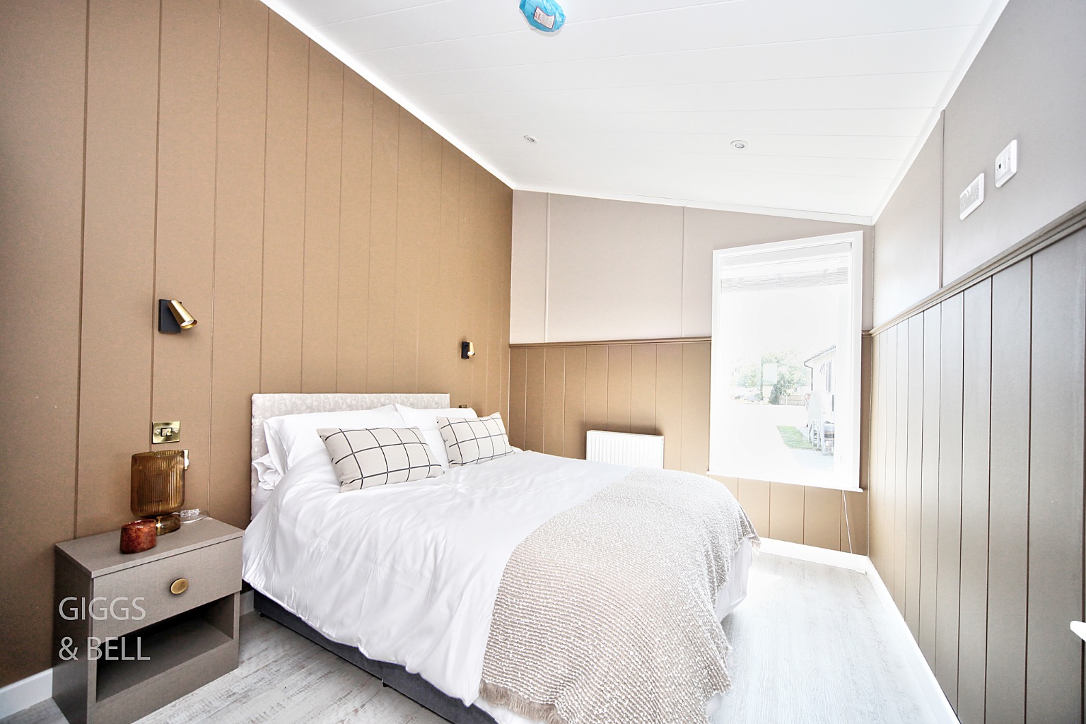 2 bed park home for sale in Little Meadow, Luton  - Property Image 12