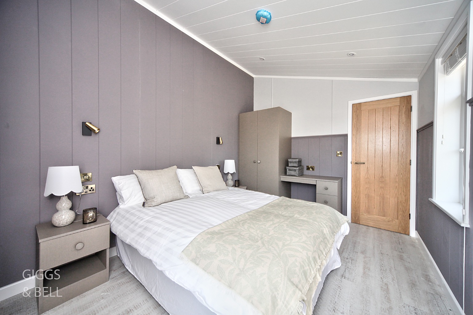 2 bed park home for sale in Little Meadow, Luton  - Property Image 18