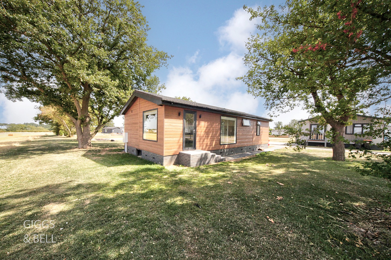 2 bed park home for sale in Little Meadow, Luton  - Property Image 21